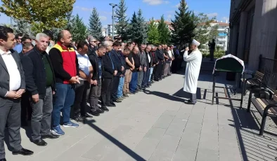 Ankara’da Trafik Kazasında Hayatını Kaybeden Lise Öğrencisi Toprağa Verildi