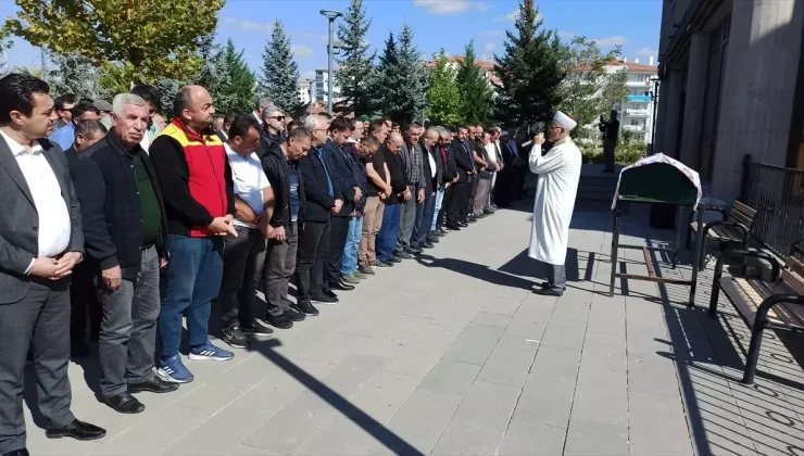 Ankara’da Trafik Kazasında Hayatını Kaybeden Lise Öğrencisi Toprağa Verildi